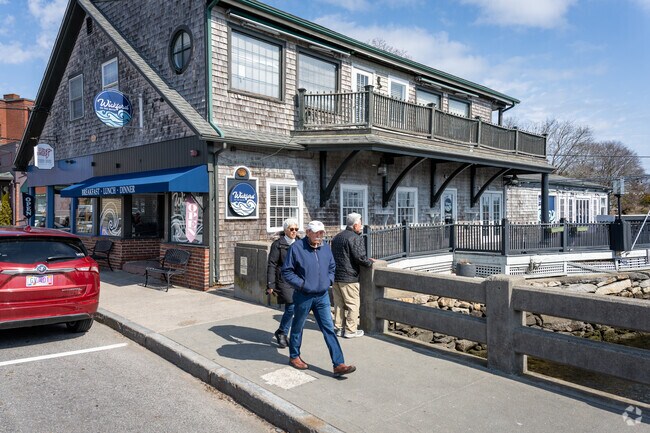 Explore coastal restaurants in Historic Wickford, only minutes from Cold Spring Beach, RI, for a perfect meal.