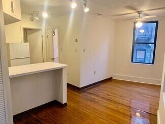 13 Charter St Unit 2R, Boston, MA 02113