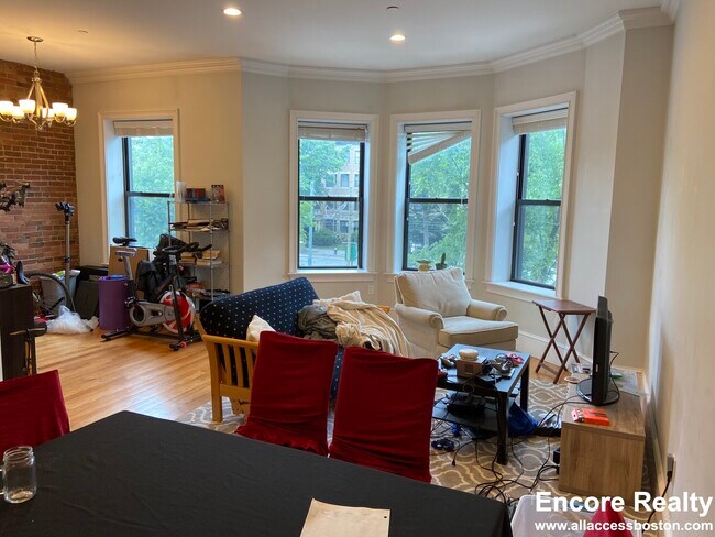 1089 Beacon St unit 9, Brookline, MA 02446 - photo 2