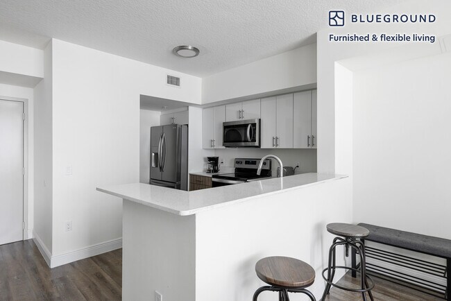 110 SW 12th St unit FL7-ID85, Miami, FL 33130 - photo 7