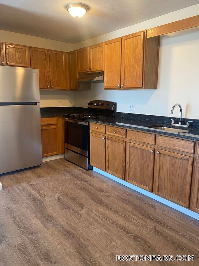 4000 N Main St Unit 14, Fall River, MA 02720
