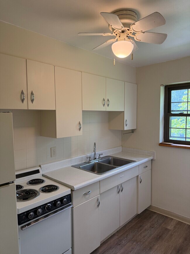 280 Boyd Dr unit 5, Hermitage, PA 16148 - photo 4