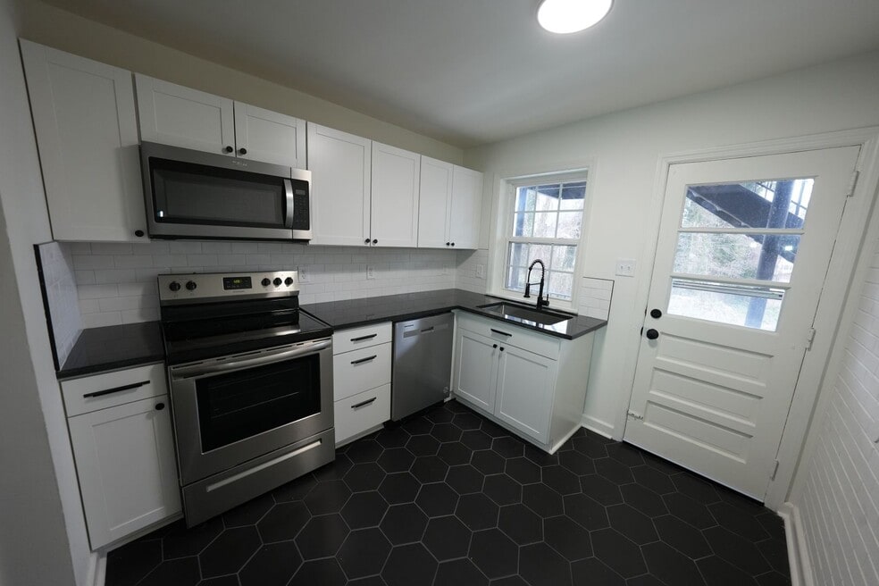 1640 W Northwest Blvd unit 2, Winston Salem, NC 27104 - photo 1