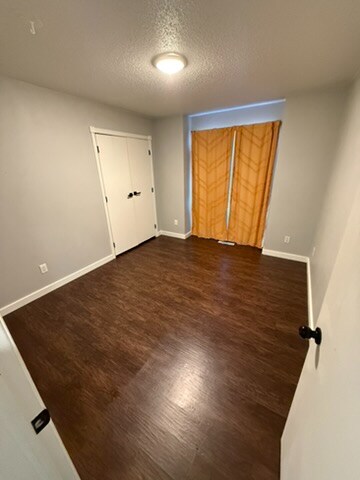 1511 2nd Ave N unit upper, Grand Forks, ND 58203 - photo 6