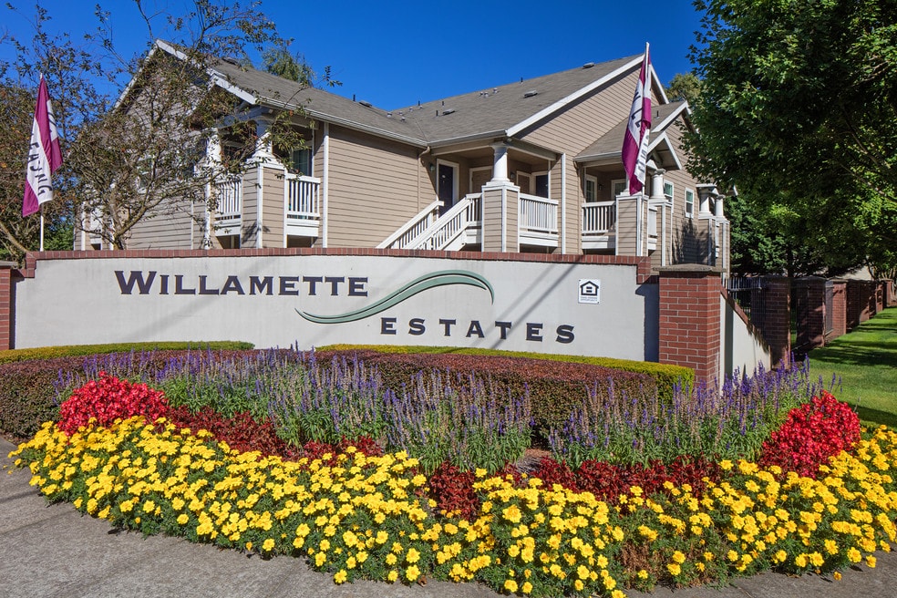 Willamette Estates Entrance