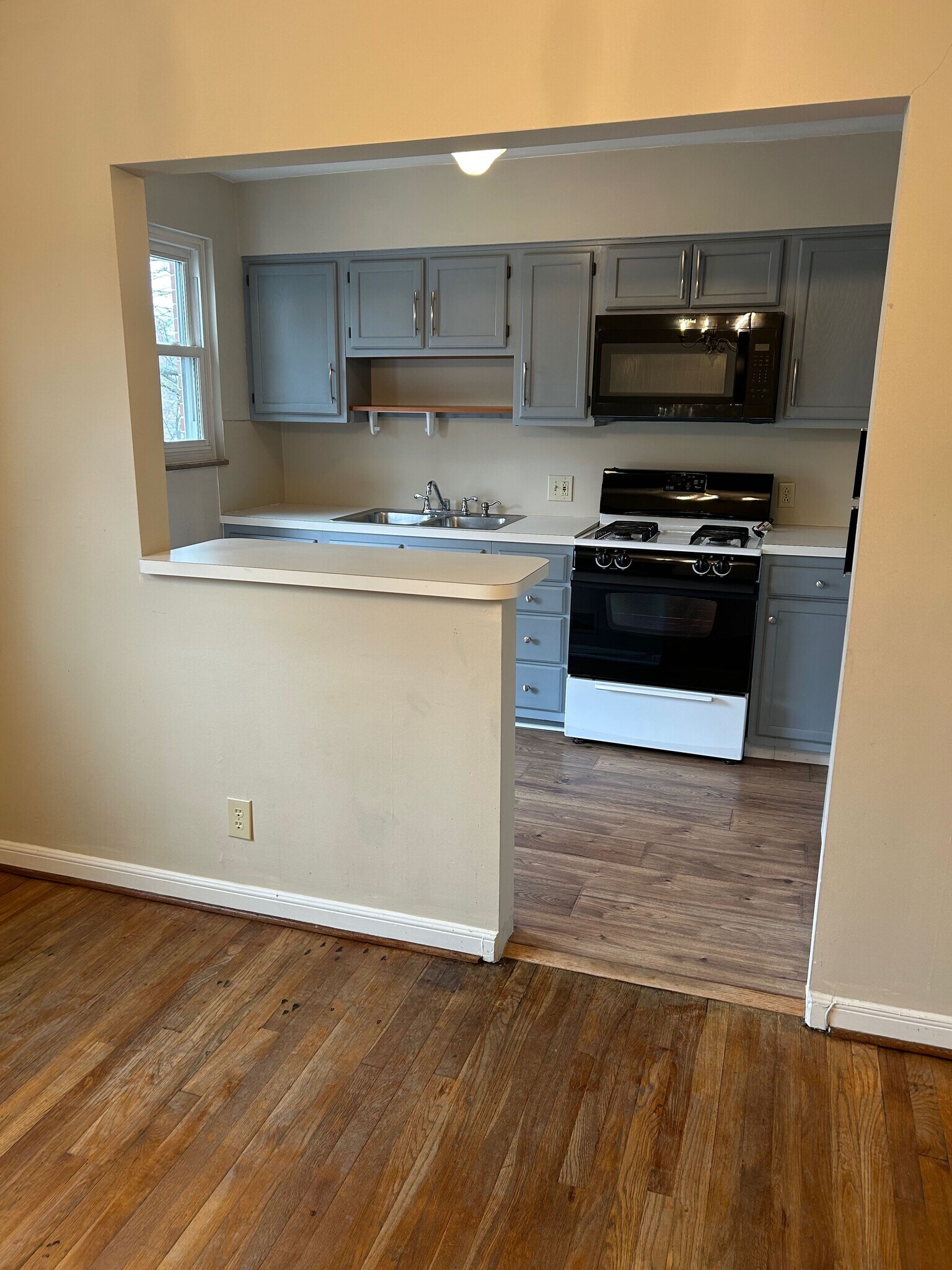 2009 Elmwood Ave unit D, Columbus, OH 43212 - photo 1