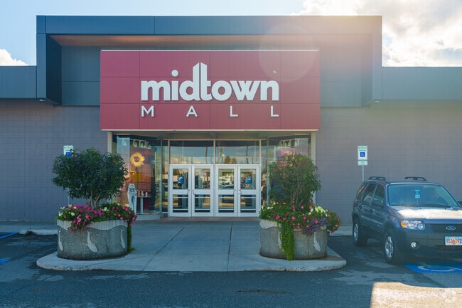 The Midtown Mall is modest in size and offerings, but provides some shopping in North Star.