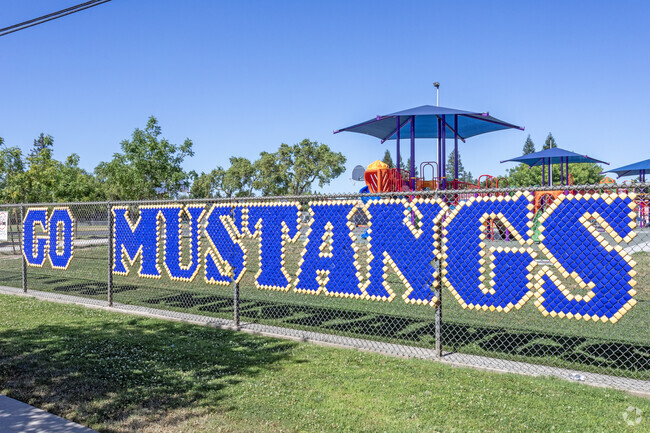 Malloch Elementary School is represented by the Mustangs.