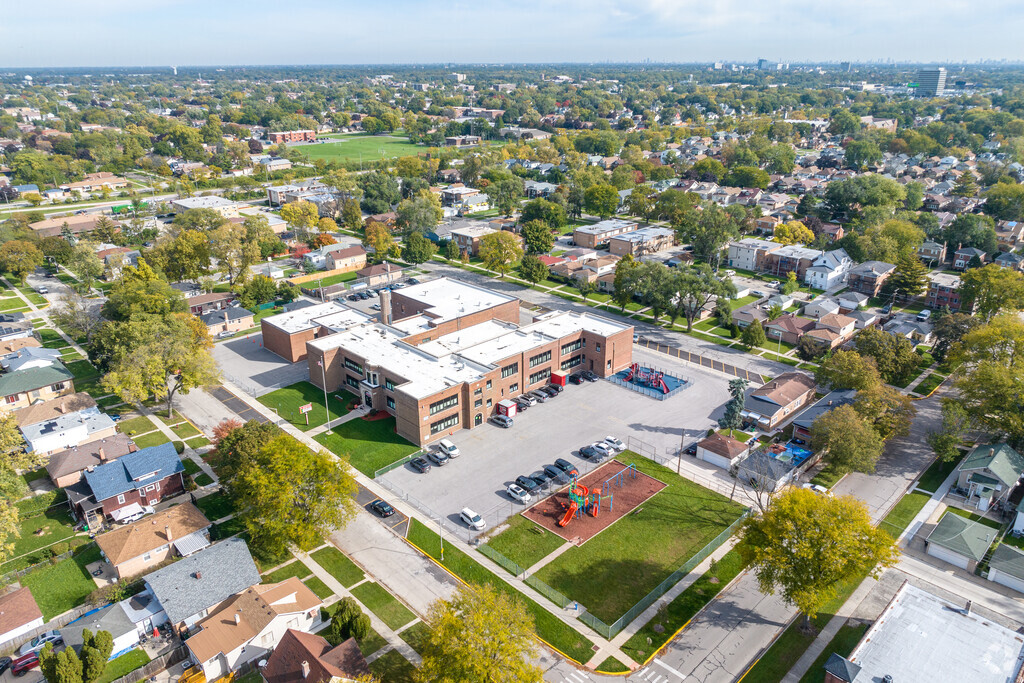 Roosevelt Elementary School is a public school located in Broadview, IL.