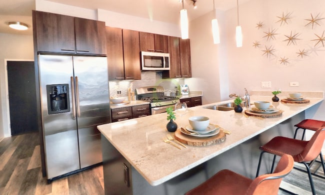 510 W Huron St, Chicago, IL 60654 - photo 2