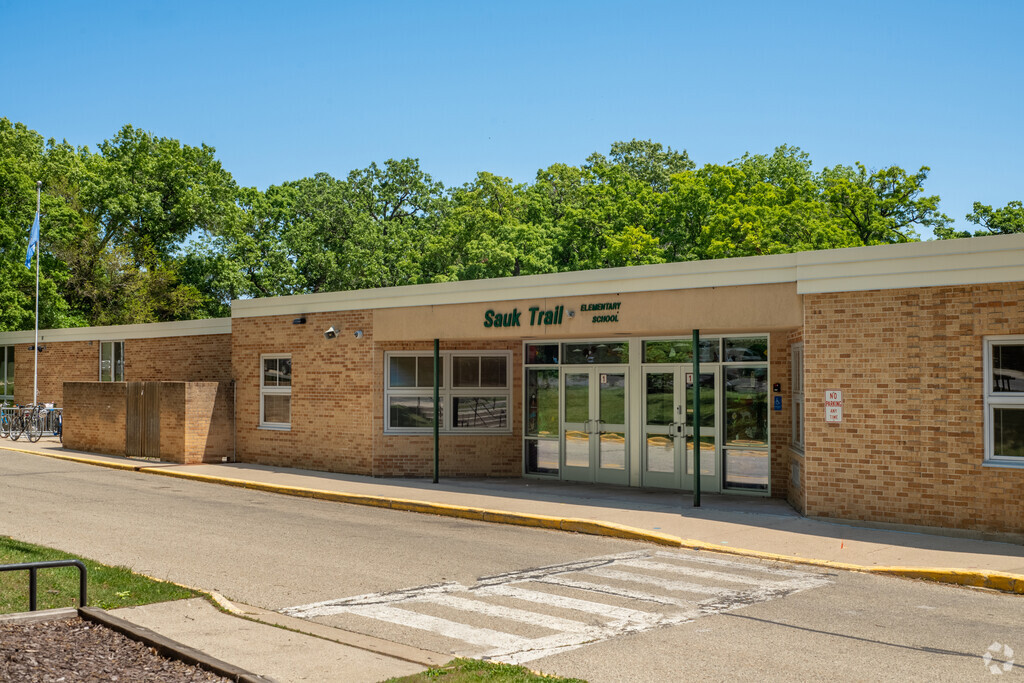 The front entrance to Sauk Trail Elementary School in Middleton Coastline.