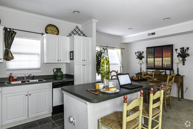 1BR, 1BA - 1094SF