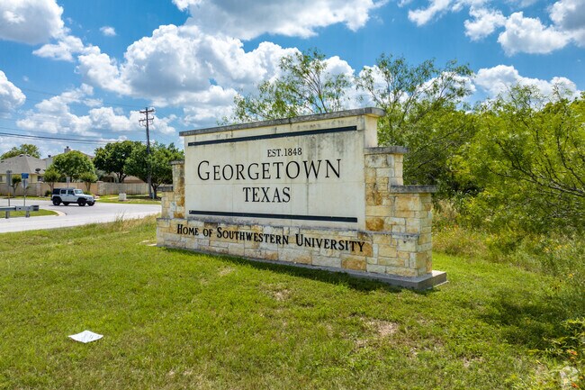 Welcome to the city of Georgetown, Texas, in Lakeside at Lake Georgetown.