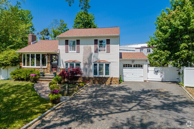 South Huntington has many beautiful colonial-style homes.