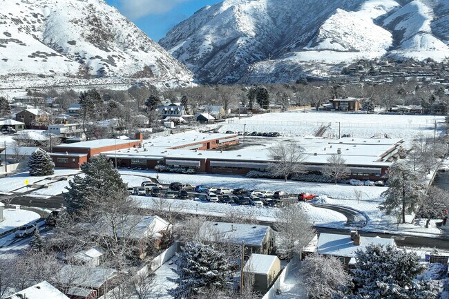 Canyon Rim Academy served grades K-6.