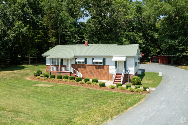 Some homes have split level designs in Grassy Creek.