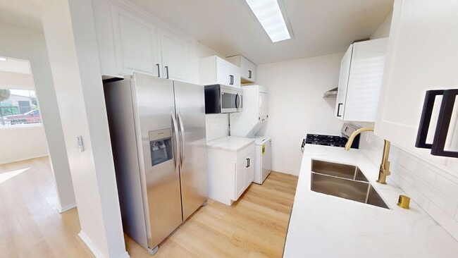 BEAUTIFUL 2 BED | Split Level| Feels Like Home, Los Angeles, CA 90023 - photo 3