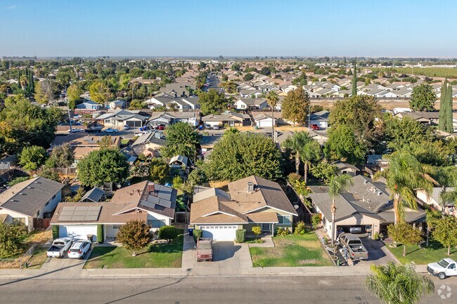 Many streets in Franklin are lined with mature shade trees.