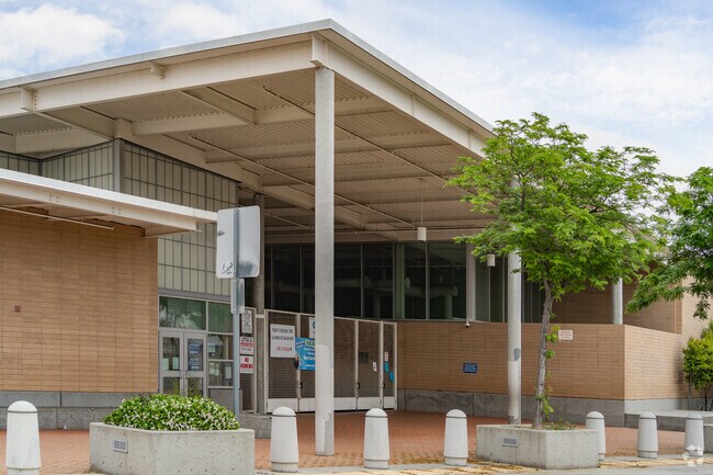 Dooley Elementary School building in Long Beach, home of the Dragons!
