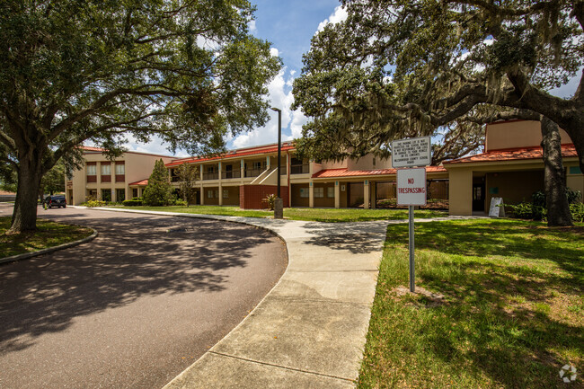 Boyette Springs Elementary School is an above average, public school located in Riverview, FL.