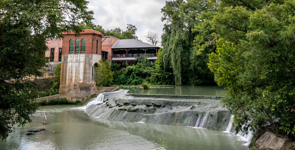 Guadalupe River Dining