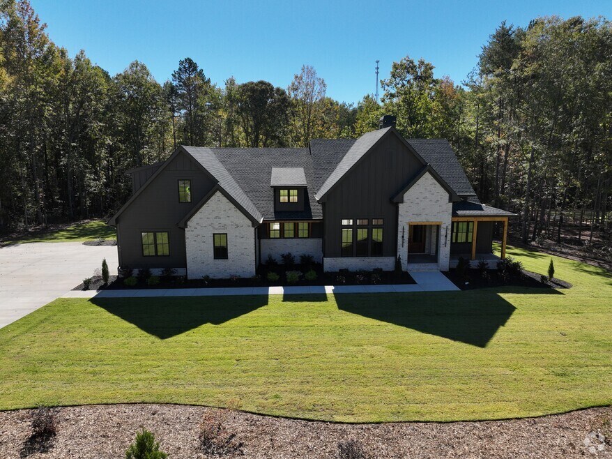 30 Mcgill Rd, Taylors, SC 29687 - photo 2