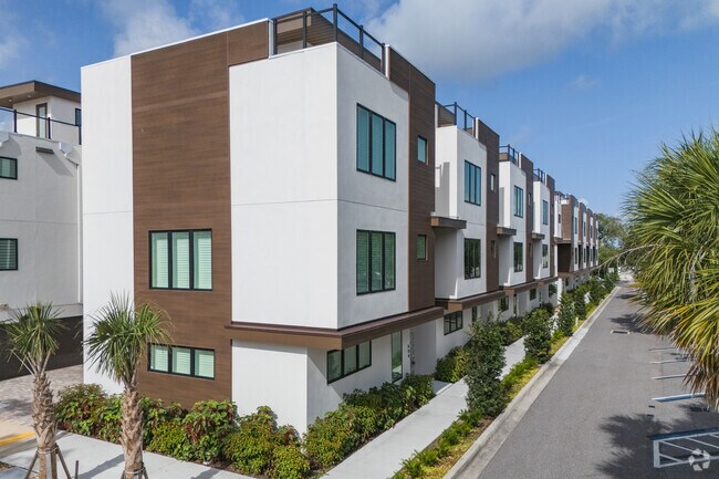 Skyview Townhomes is a modern condo development in the Palm Hill neighborhood of Largo.
