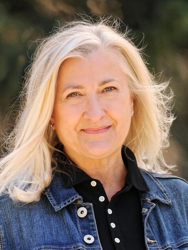 Carol Lister