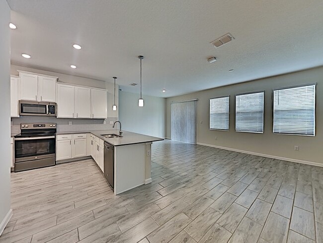 9372 Tecumseh Dr, Orlando, FL 32825 - photo 2