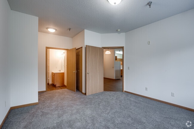 2BR, 2BA - 1074SF - Bedroom 1 and Bathroom 1