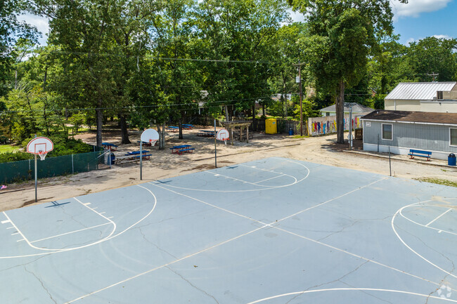 Brennen Elementary School in Columbia has a great basketball court.