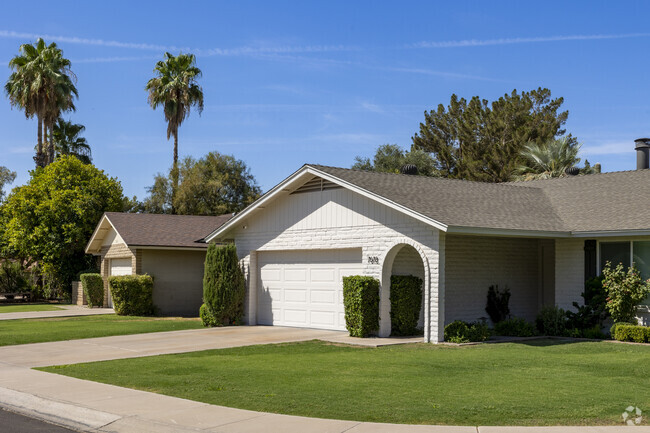 Many of the more modest Ranch homes in McCormick Ranch have been meticulously maintained.