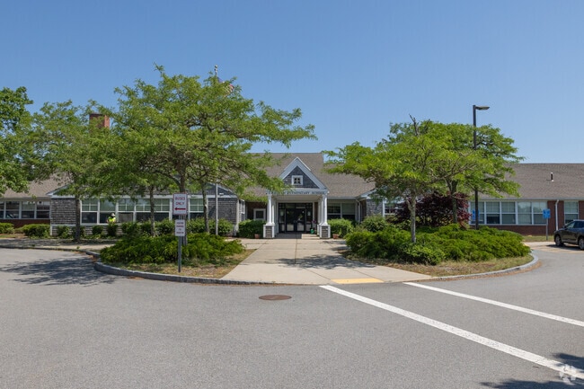 Chatham Elementary School in Chatham offers a diverse curriculum.