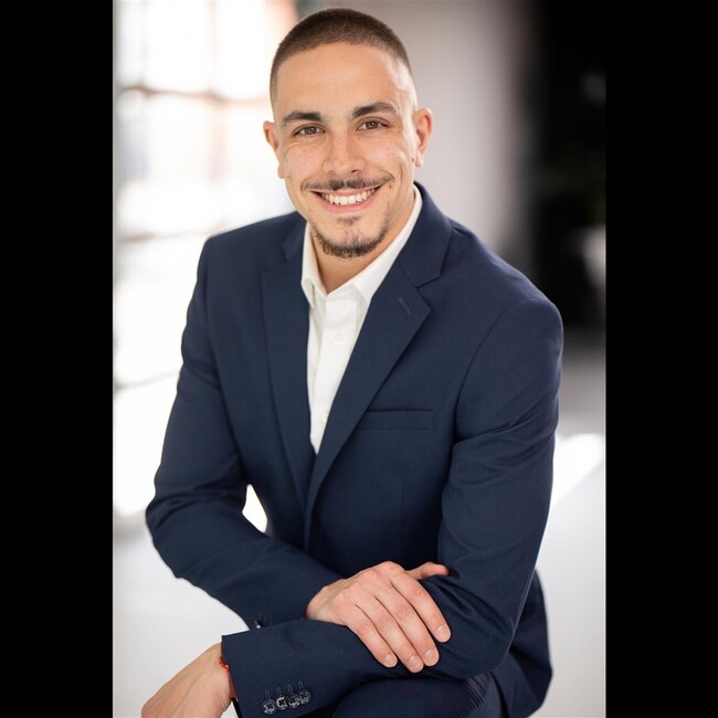 Agent Photo