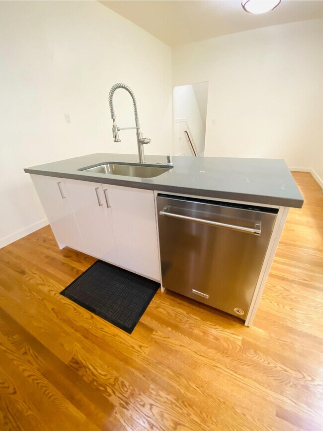 1732 Grant Ave, San Francisco, CA 94133 - photo 4