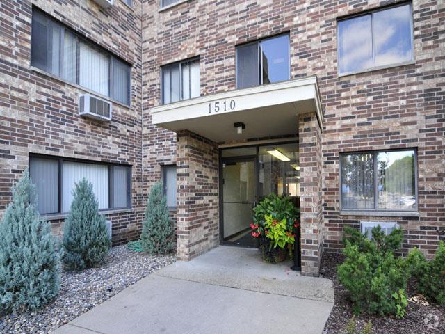 Central Park Manor, Hopkins, MN 55343 - photo 2