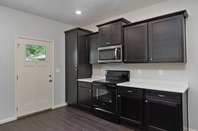 1320 E Elm St unit A, Springfield, MO 65802 - photo 5