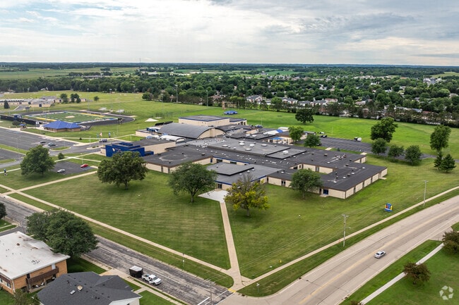 Delavan-Darien High School serves students in grades K-12.