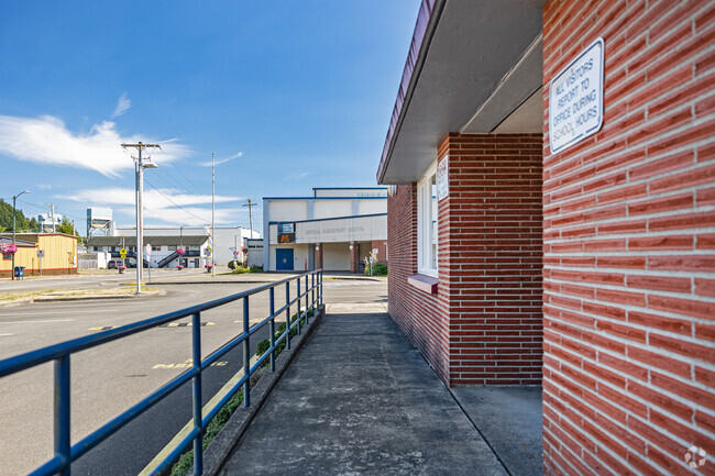 Central Elementary School in Hoquiam has 15:1 student to teacher ratio.