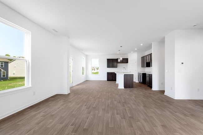 2042 Black Oak Dr, Shelbyville, IN 46176 - photo 3