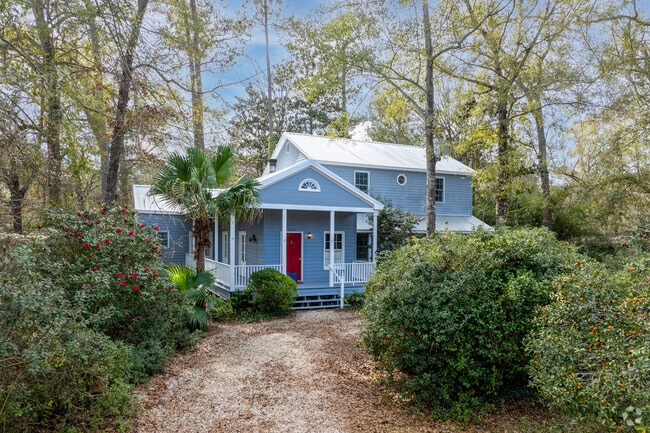 Covington’s Old Covington features cozy Acadian-style cottages.