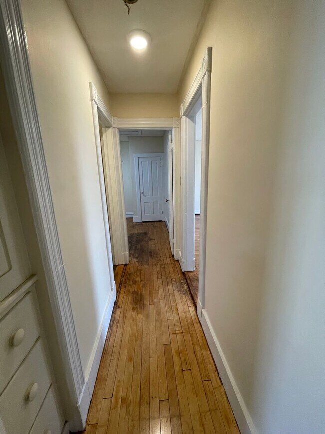 57 N Willard St unit 57 North Willard St, Burlington, VT 05401 - photo 4