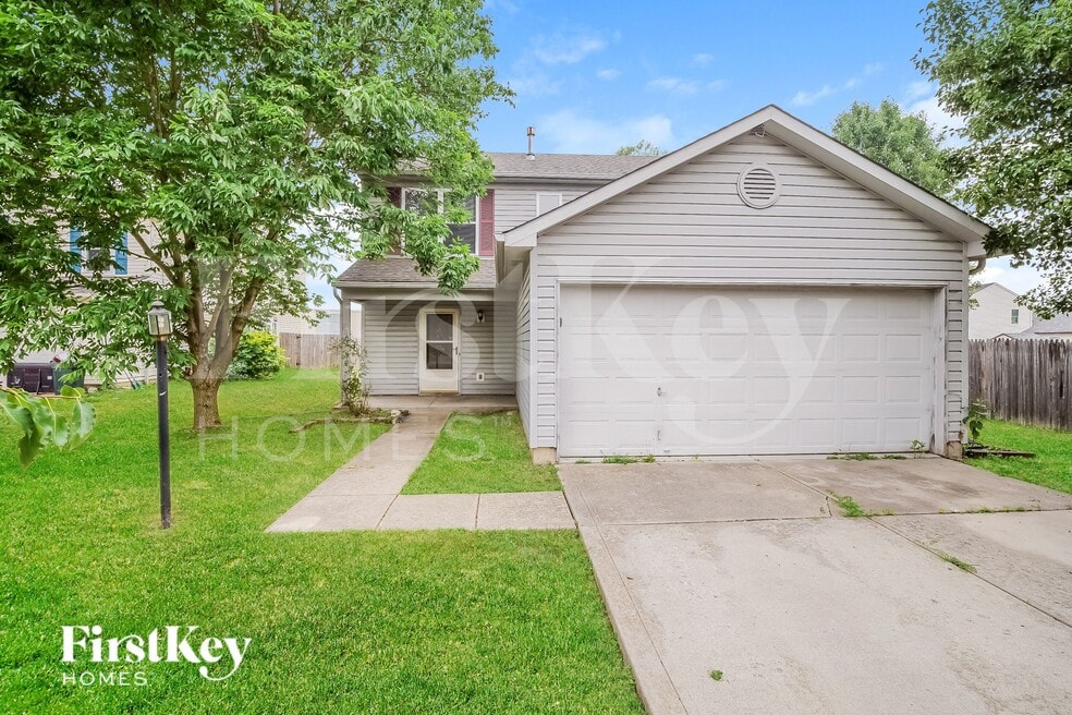 220 Woodstream Ct, Greenfield, IN 46140 - photo 1