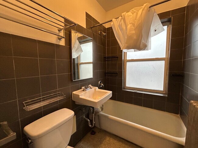 2718 N Milwaukee Ave unit 211, Chicago, IL 60647 - photo 6