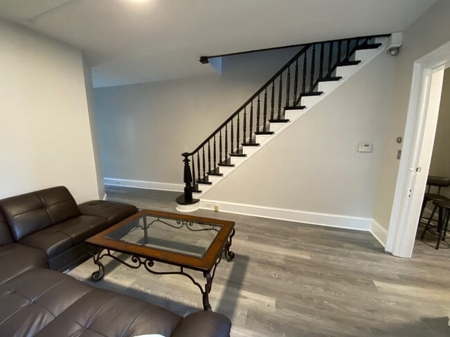 469 Montclair Ave unit 469 Montclair Avenue, Bethlehem, PA 18015 - photo 3