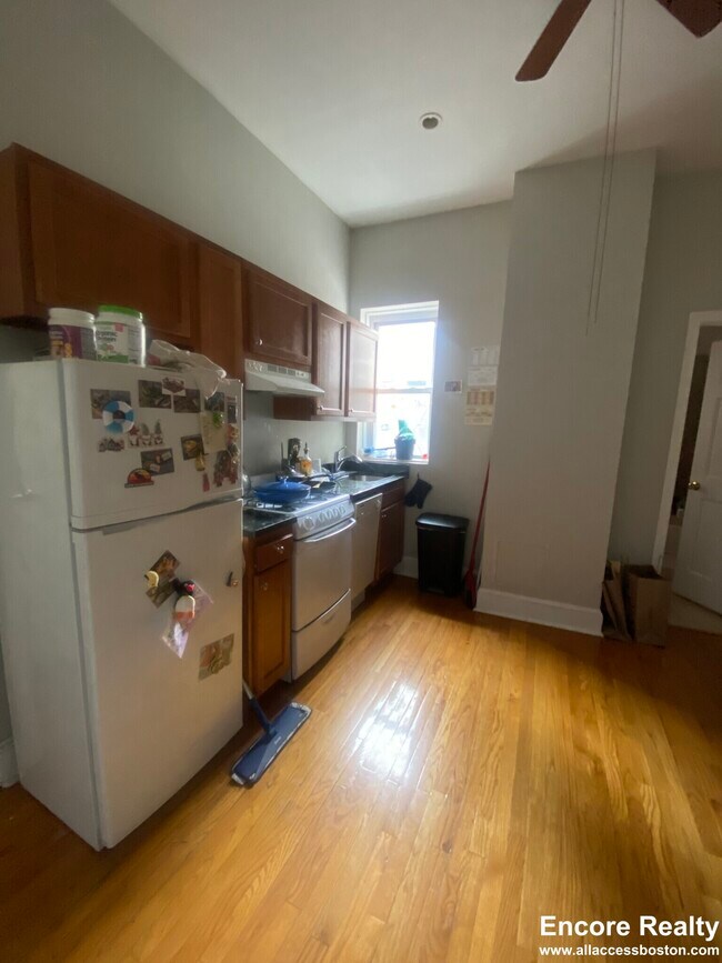 1193 Commonwealth Ave unit 29, Boston, MA 02134 - photo 2