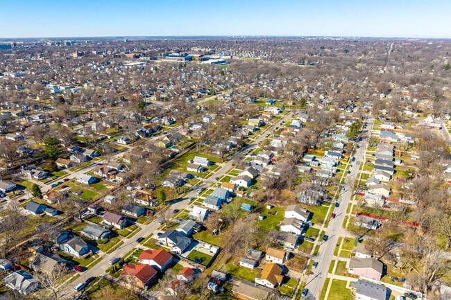 The neighborhood of Mondamin Presidential offers historic charm amongst modern living.