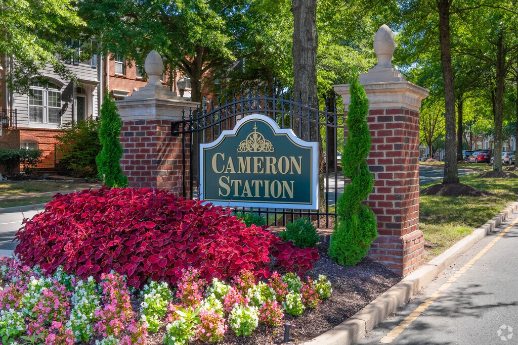 Cameron Square 5555 Cardinal Place, Alexandria, VA