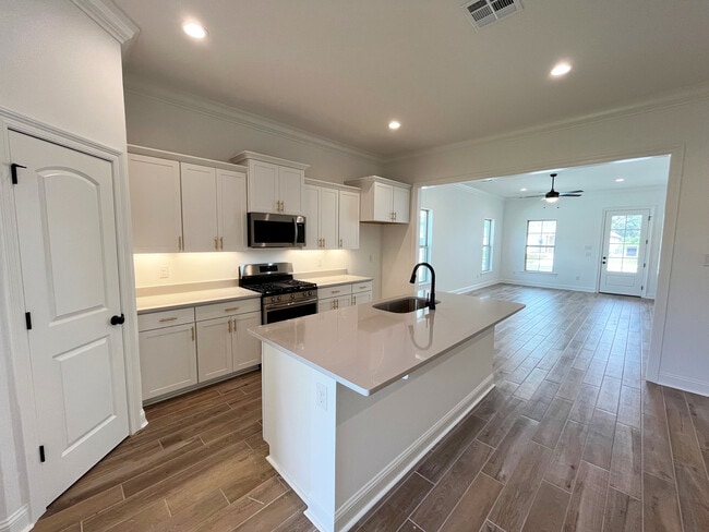 1217 Lakehaven Dr, Gonzales, LA 70737 - photo 6