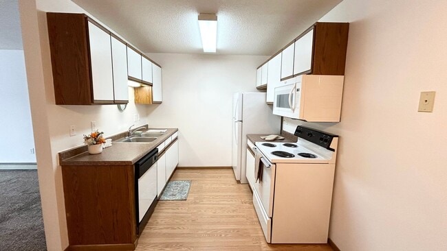 Evans Place 1, Fargo, ND 58103 - photo 3